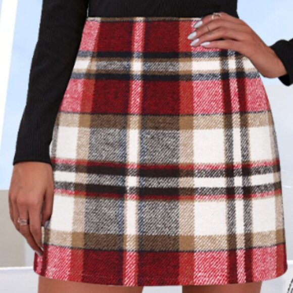 Dresses & Skirts - High Waisted Plaid Mini Skirt